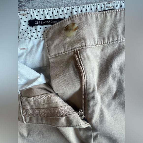 Talbots Perfect Crop Pants 2P Beige Khaki Women’s Capris - Picture 3 of 7